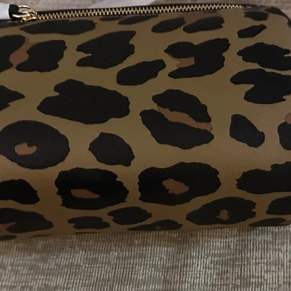 NWT! Coach leopard reversible city tote with matching leopard Crossbody handbag. - Picture 7 of 10